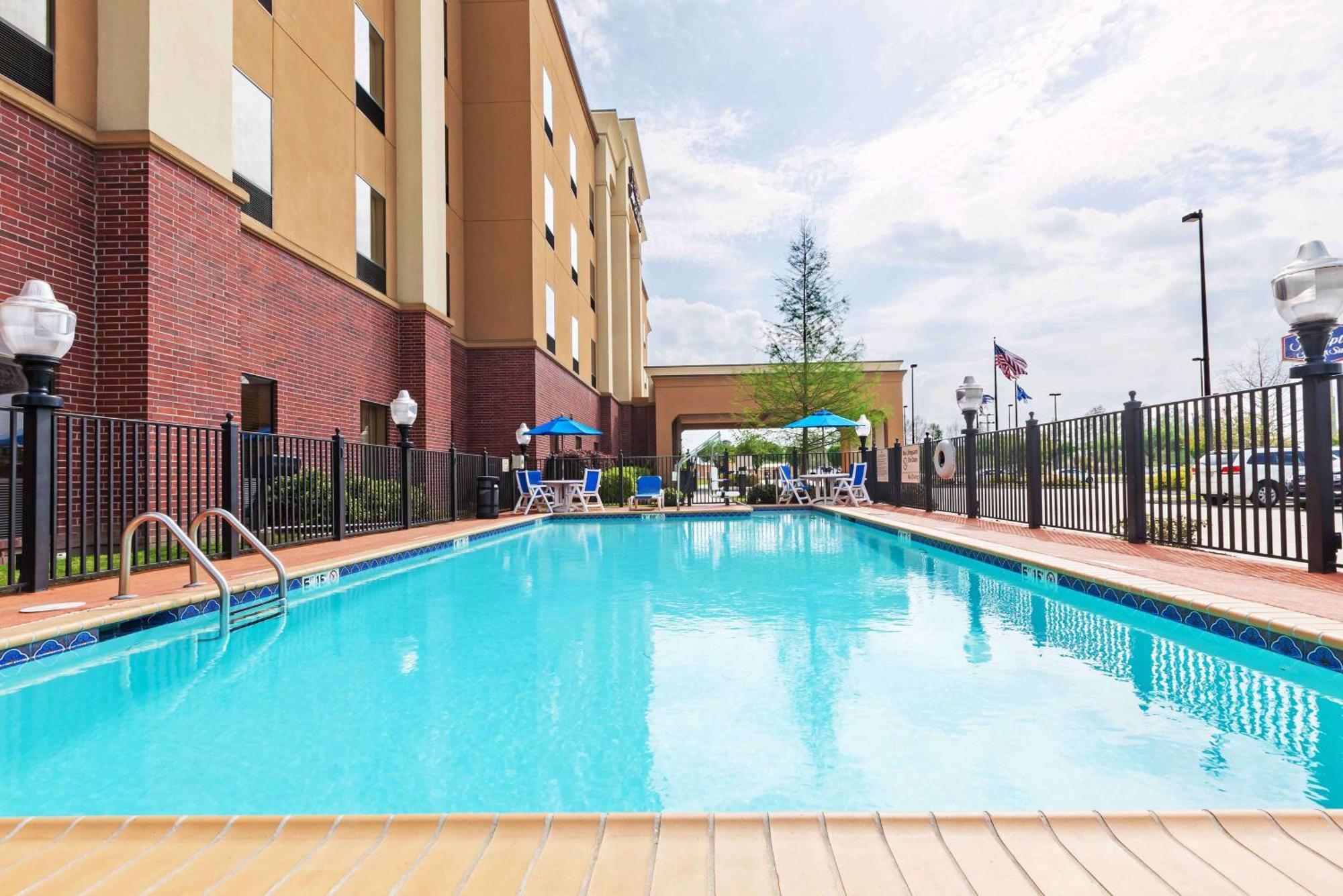 Hampton Inn & Suites Morgan City Exterior photo
