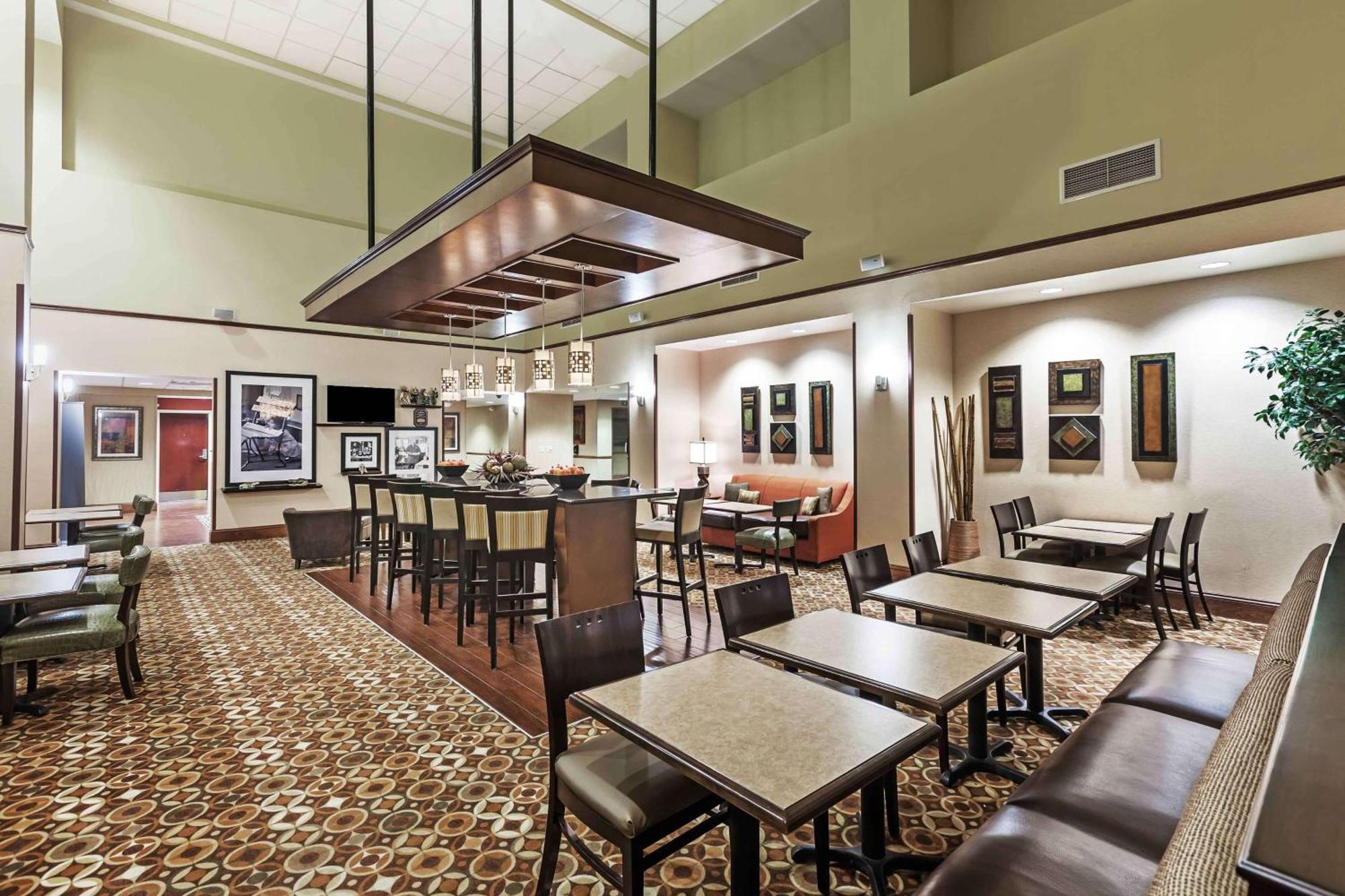 Hampton Inn & Suites Morgan City Exterior photo