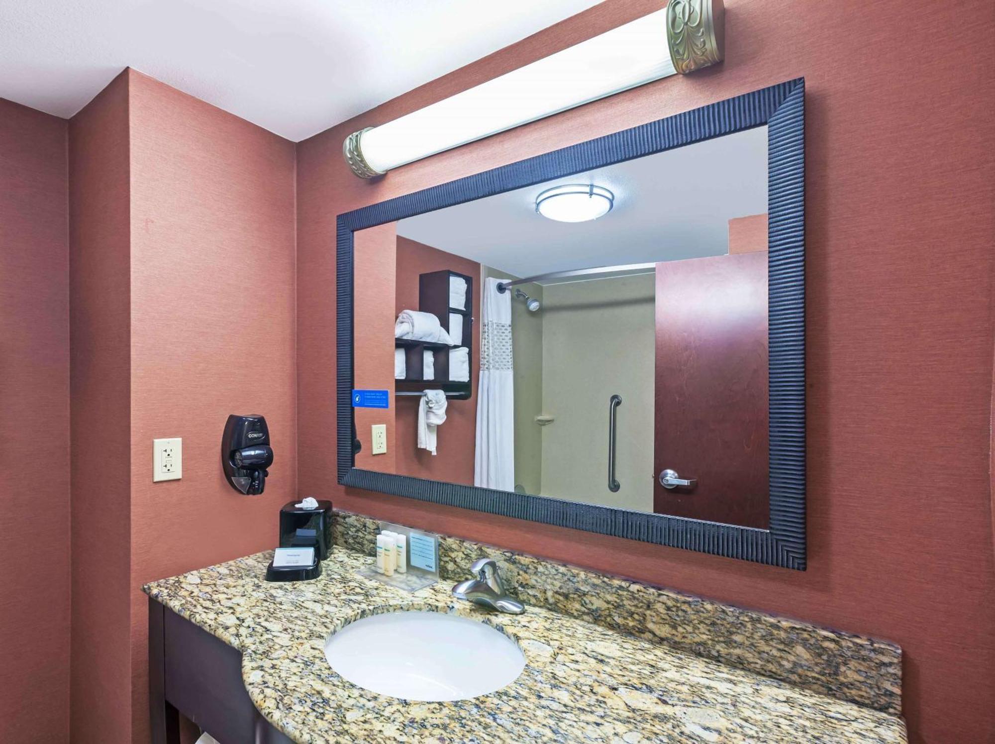 Hampton Inn & Suites Morgan City Exterior photo